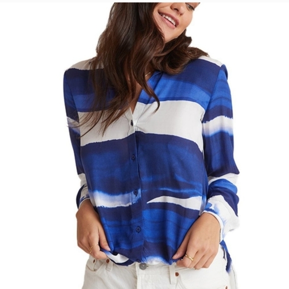 Revolve Bella Dahl Button Down Shirt in "Blue Wave" Small - Picture 2 of 8